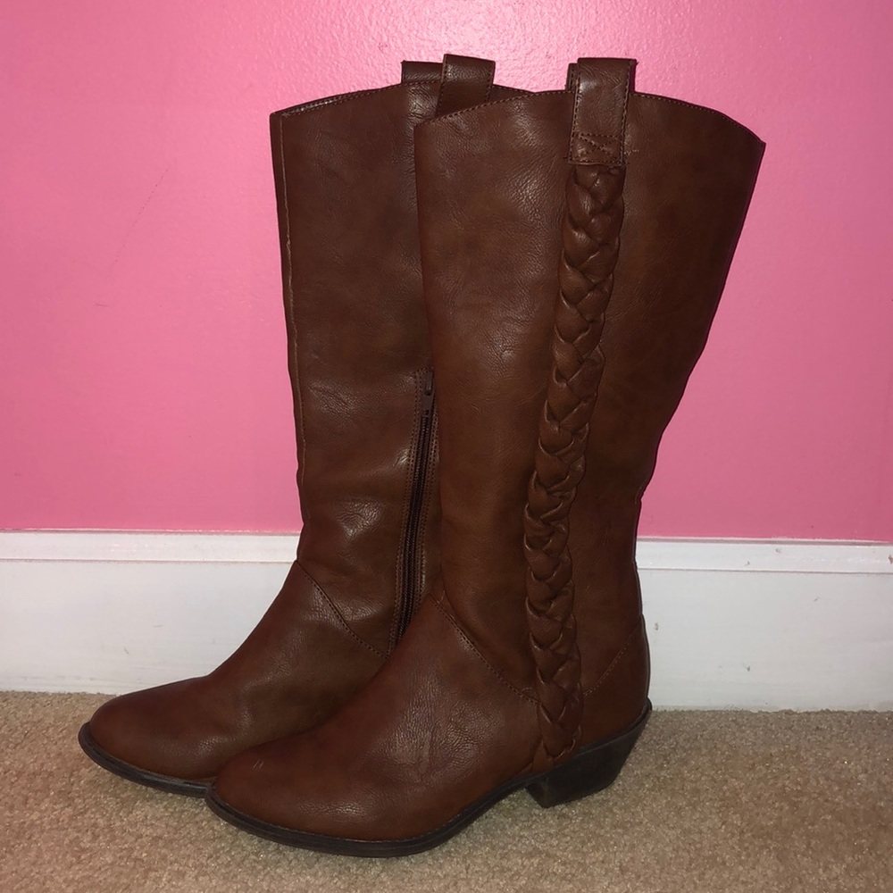 Cowboy boots (Women’s Size 8)